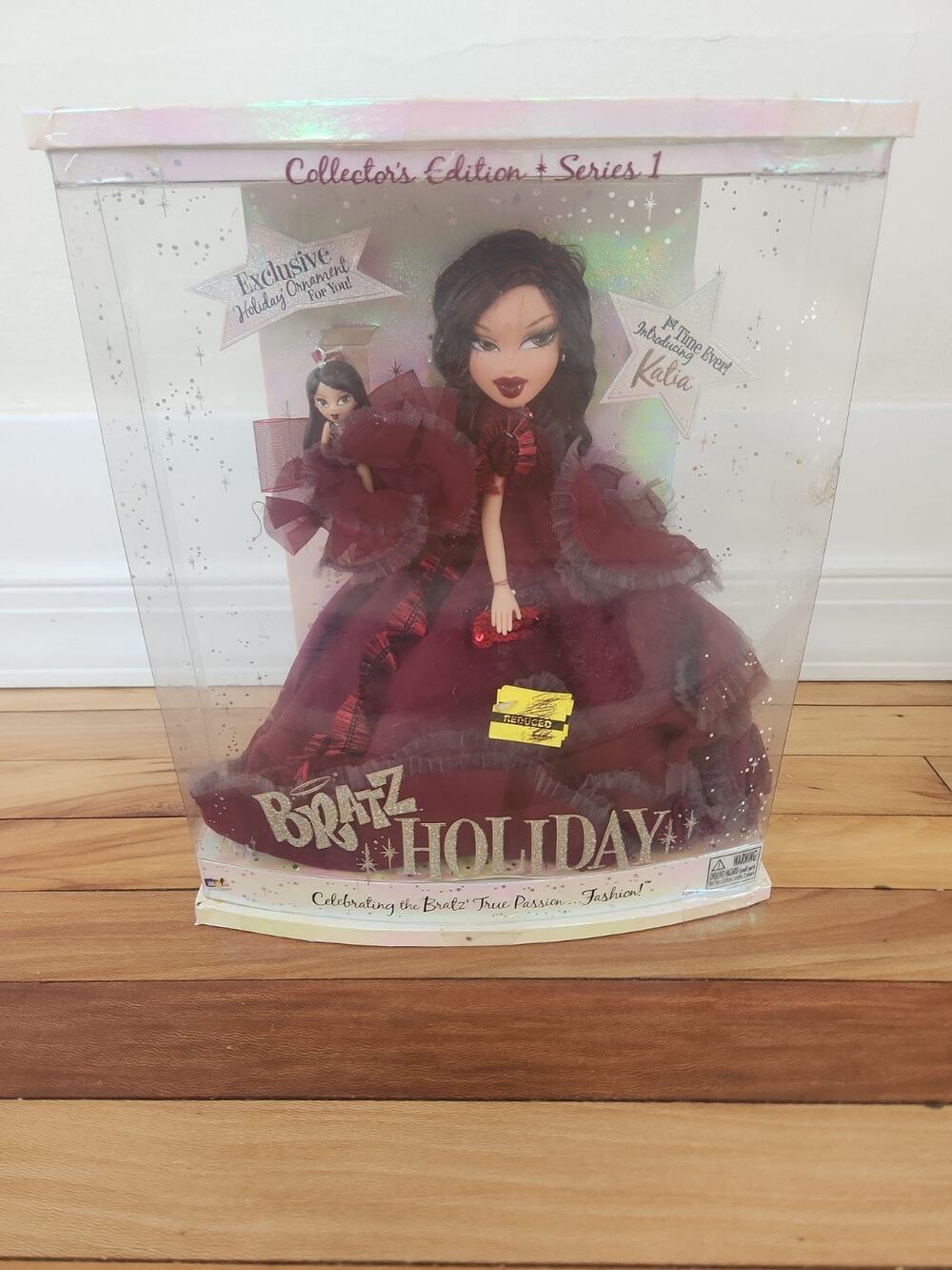 Bratz Holiday Katia Fashion Doll 1st Edition & Exclusive Ornament 2005 NIB